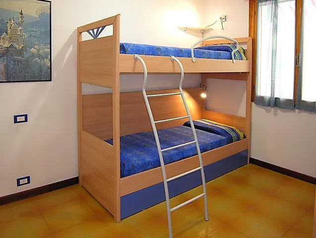 Azzurro Бибионе